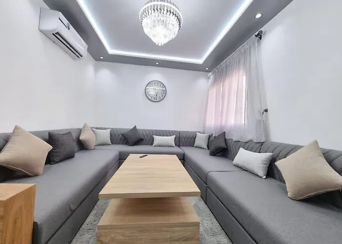 Brand New 4 Bed Apartment For 8 - Beach Bliss 7 Min